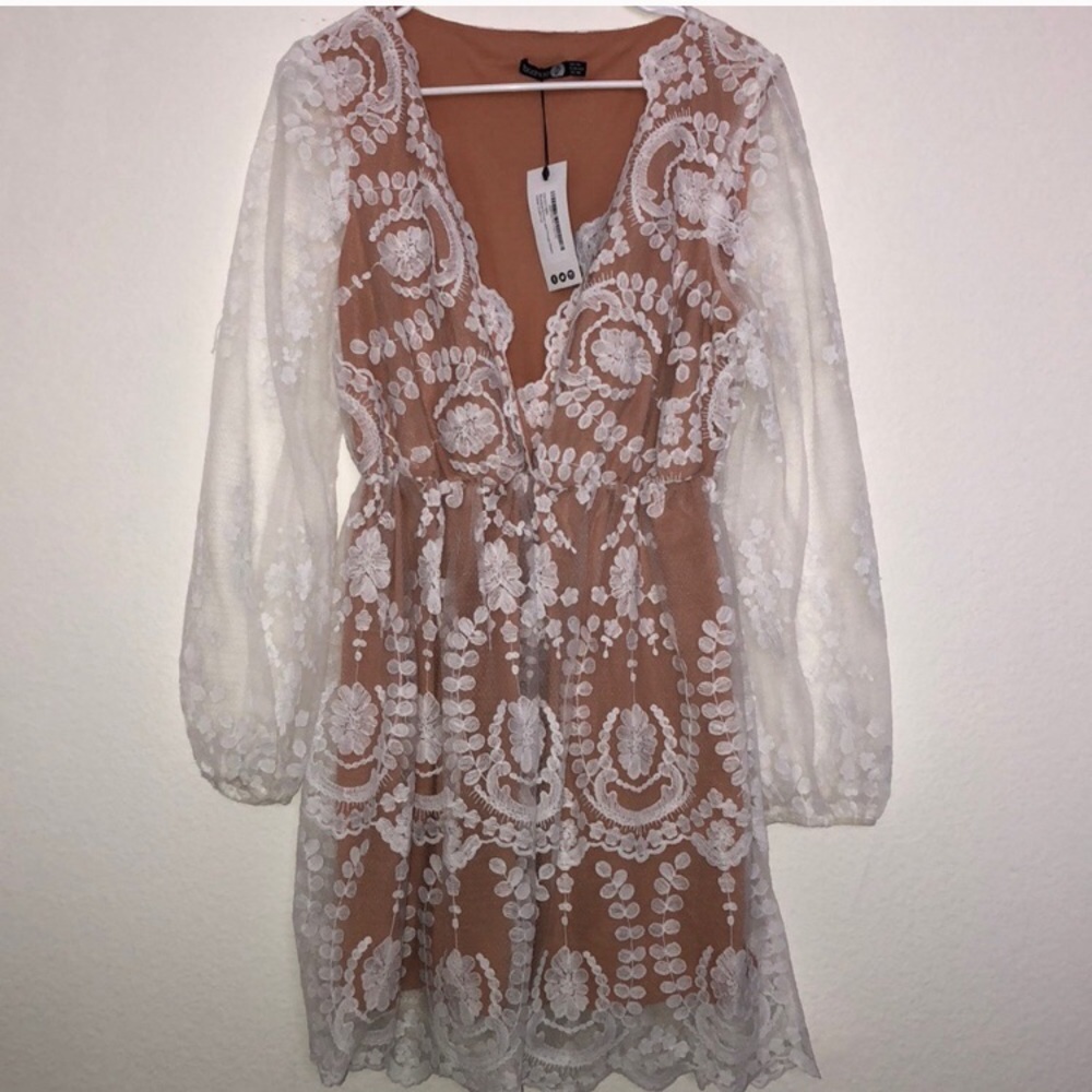 Lace Dress - Picture 2 of 3